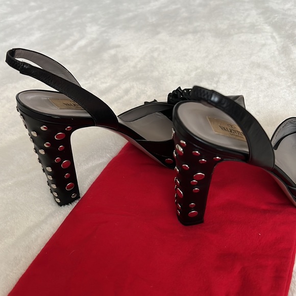 “Rare”Valentino Garavani rosette studded platform heels - Picture 6 of 7